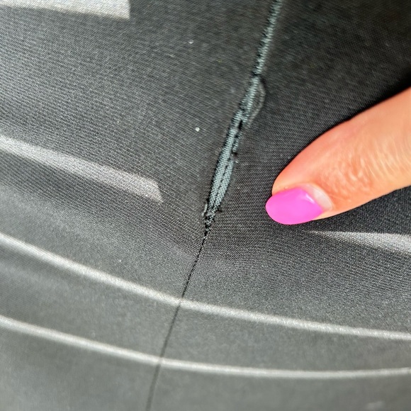 Mac Duggal
Jersey Knit V-Neck Sleeveless Pearl Strap Thigh High Slit Gown size 2 - Picture 13 of 14